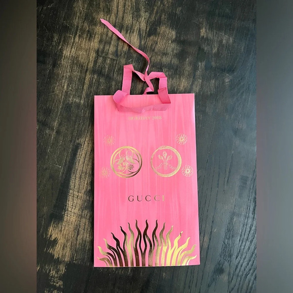 Gucci 2018 Pink Holiday Paper Gift Bag Rare 15 x 9 x 3.5” EUC w pink ribbon - Picture 1 of 2